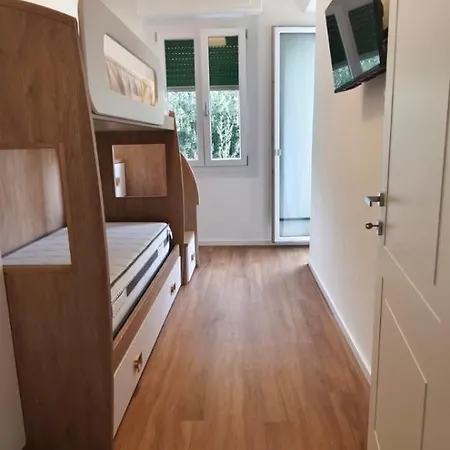 Sophie Vista Mare Daire