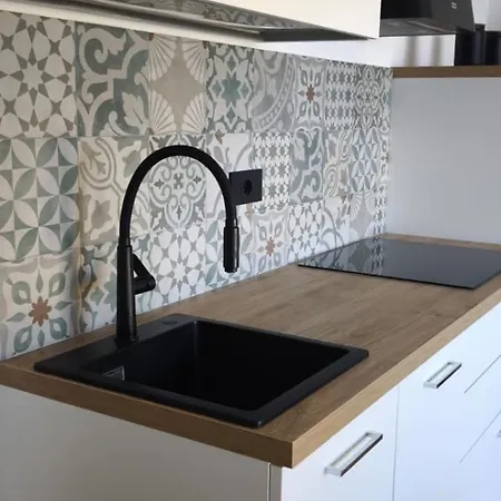 Sophie Vista Mare Daire Sanremo